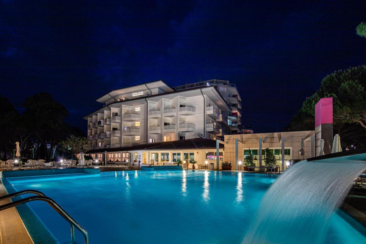 Hotel Bristol Lignano Sabbiadoro Dış mekan fotoğraf