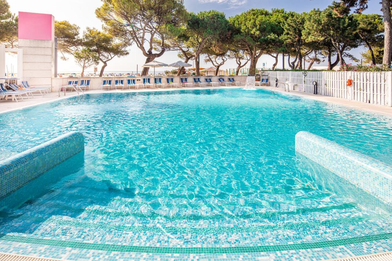 Hotel Bristol Lignano Sabbiadoro Dış mekan fotoğraf