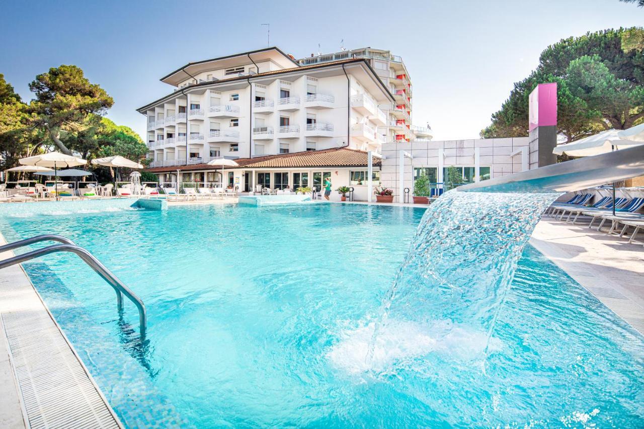 Hotel Bristol Lignano Sabbiadoro Dış mekan fotoğraf