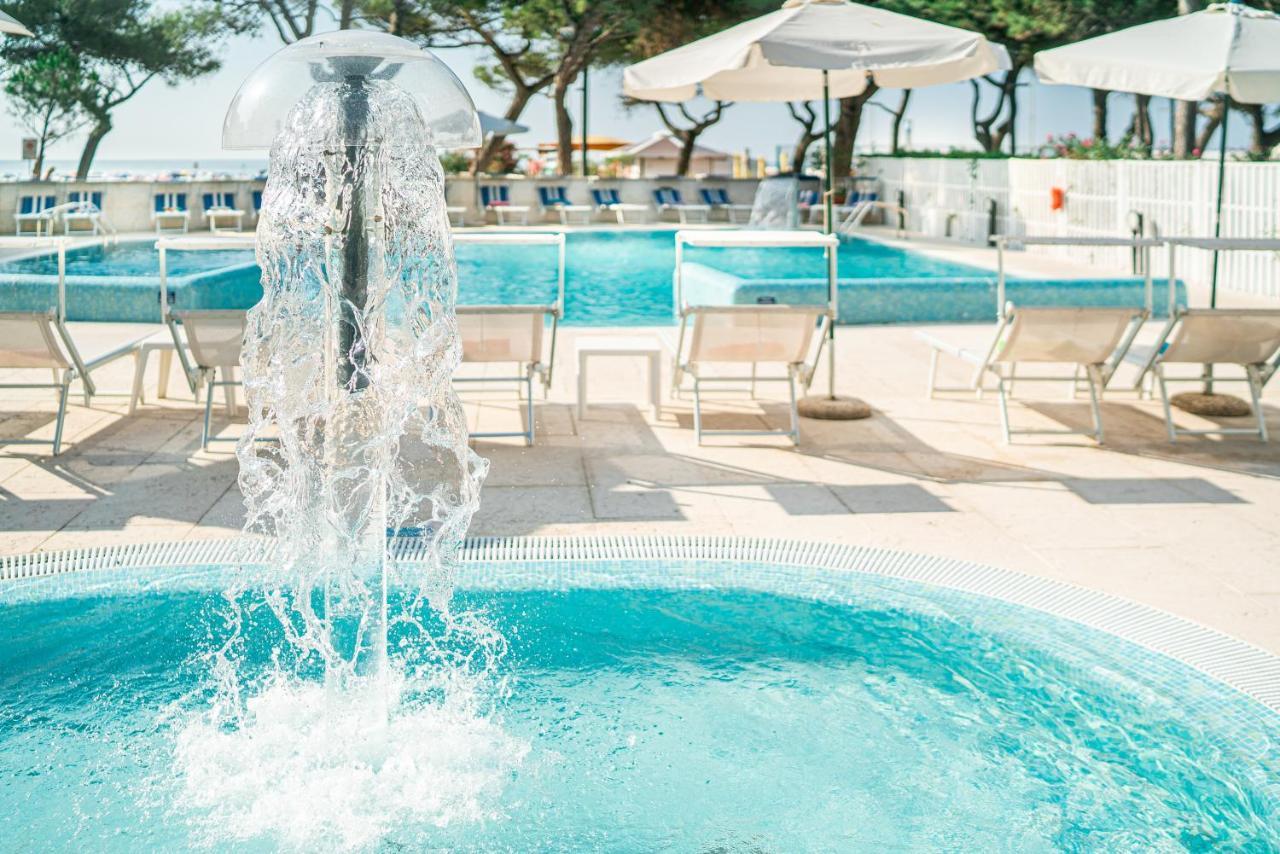 Hotel Bristol Lignano Sabbiadoro Dış mekan fotoğraf