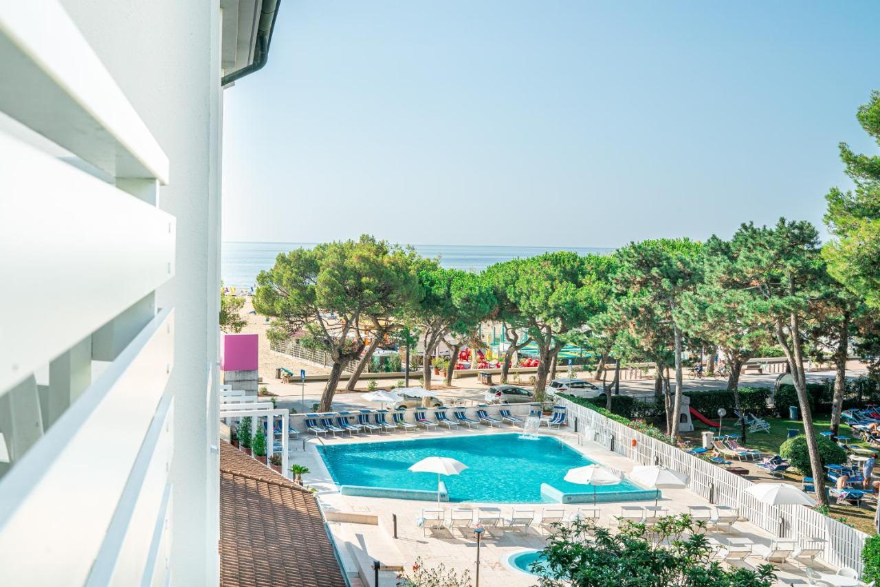 Hotel Bristol Lignano Sabbiadoro Dış mekan fotoğraf