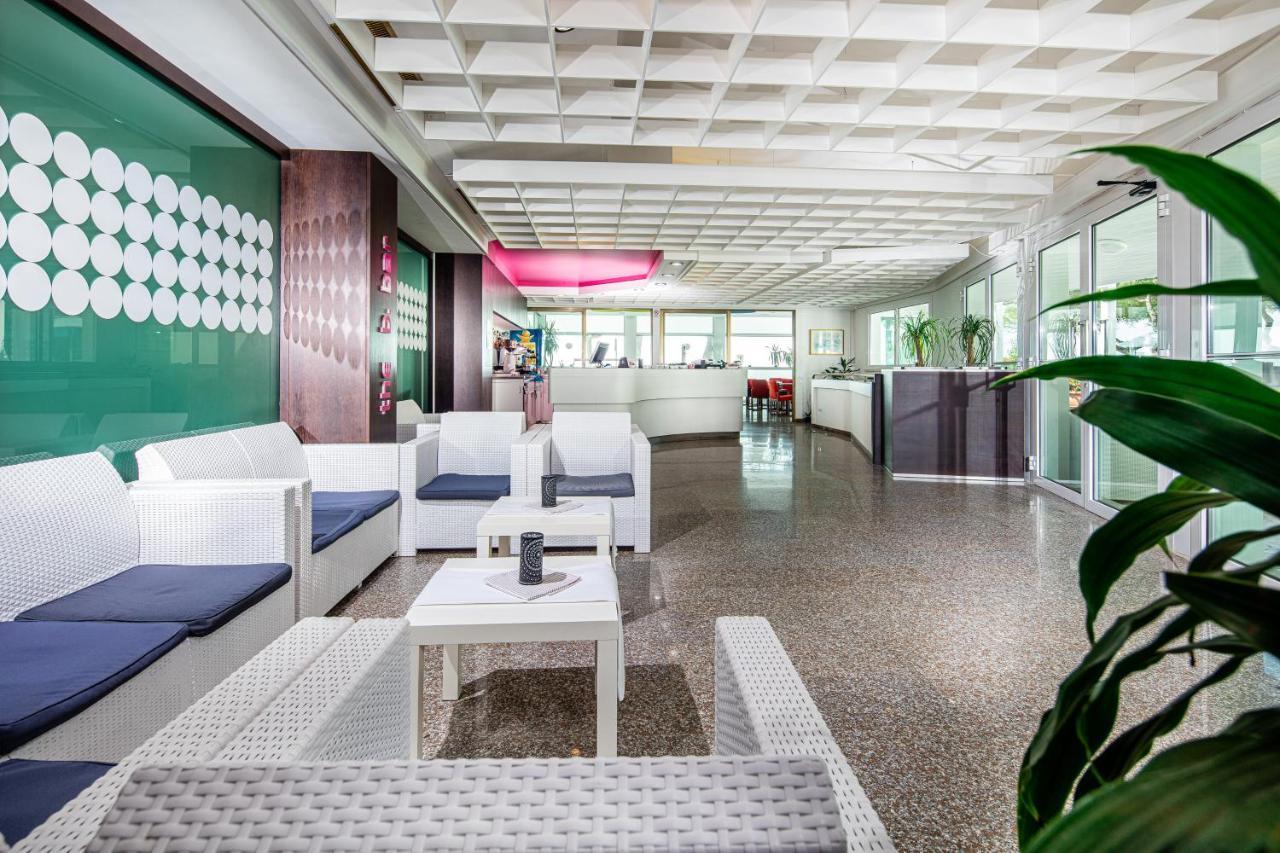 Hotel Bristol Lignano Sabbiadoro Dış mekan fotoğraf
