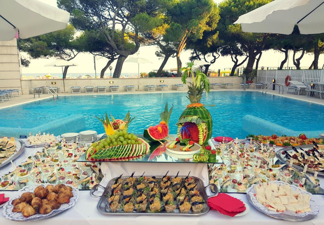 Hotel Bristol Lignano Sabbiadoro Dış mekan fotoğraf