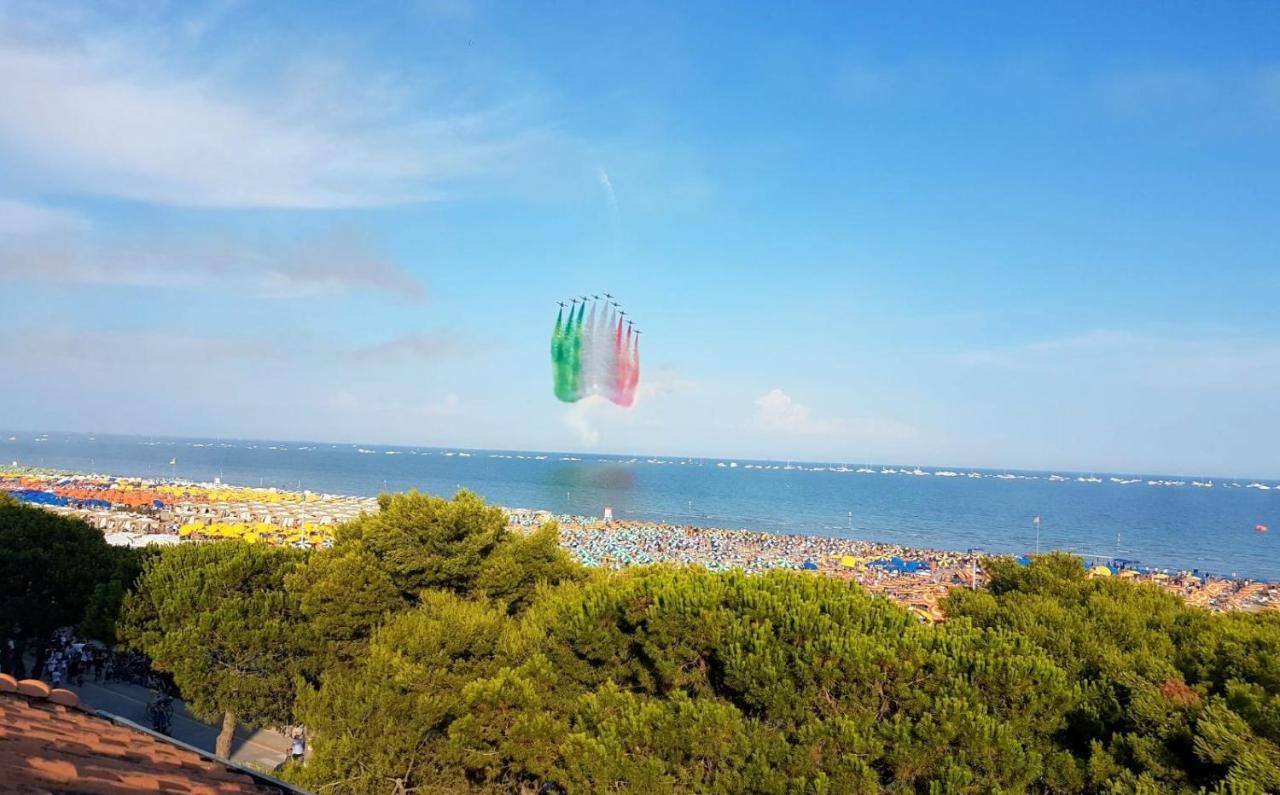 Hotel Bristol Lignano Sabbiadoro Dış mekan fotoğraf