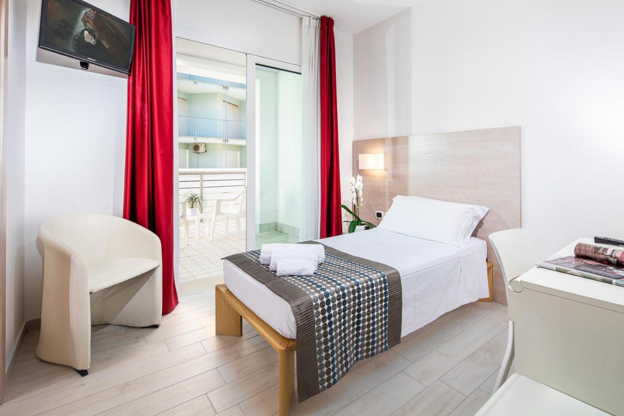 Hotel Bristol Lignano Sabbiadoro Oda fotoğraf